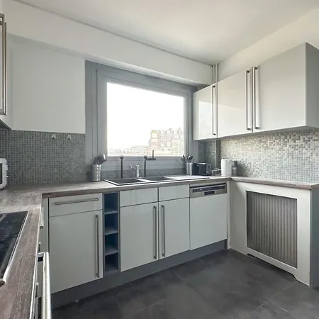 Beautiful Private In A Parisian Shared - Flexliving
